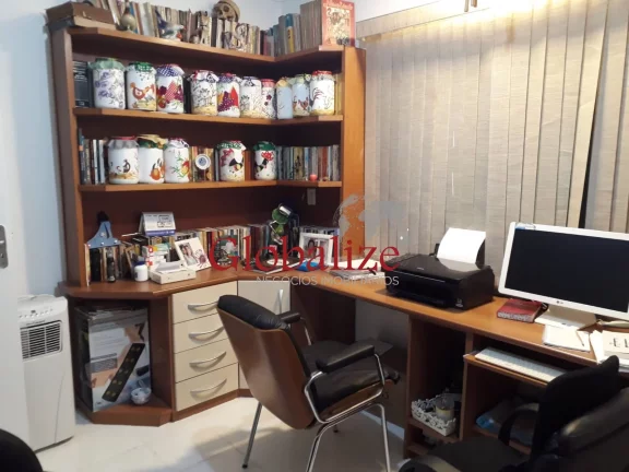 Imagem Casa à venda com 220m², 3 suítes, closet, 2 vagas, churrasqueira por R$1.277.000,00 na Encruzilhada em Santos