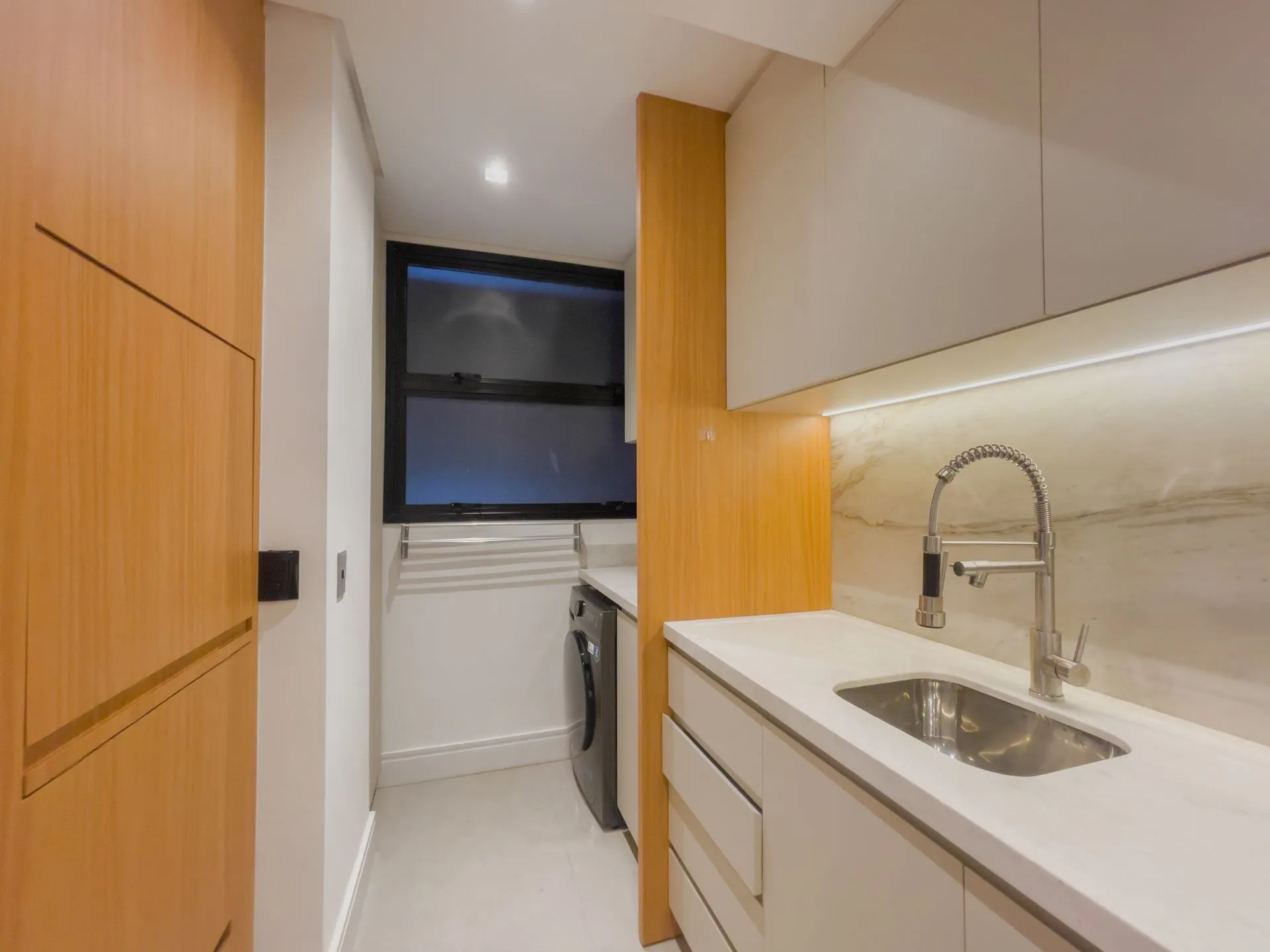 Imagem Apartamento à venda em Torres, Centro, com 2 quartos, 73.76m2
