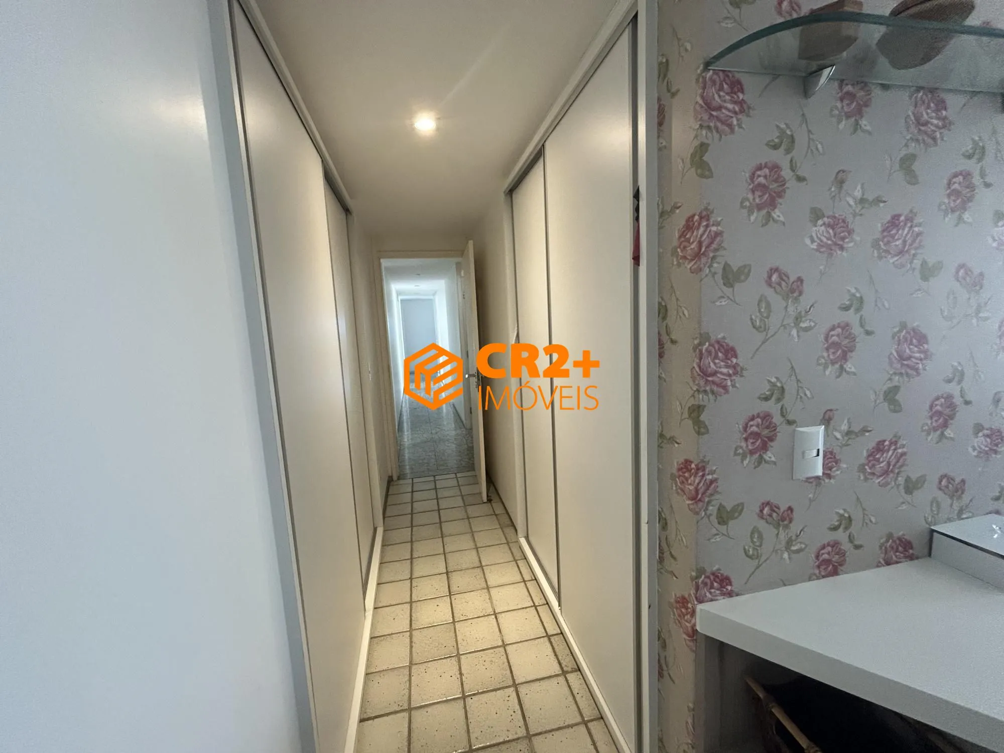Imagem Vendo apartamento de luxo na av Boa Viagem - 200m2 - 4 quartos sendo 2 suítes e