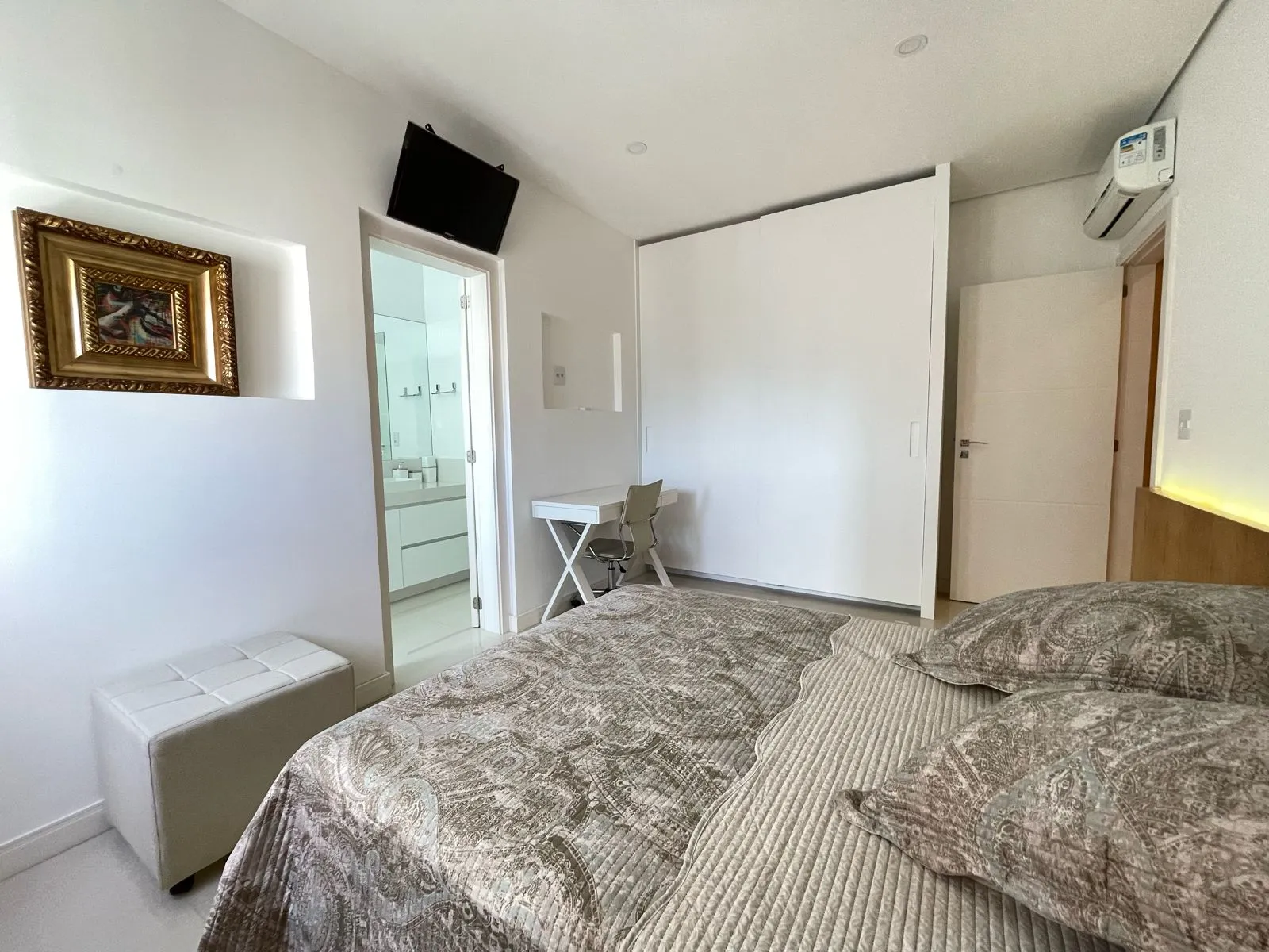Imagem Apartamento com vista para o mar à venda com 193m2 por R$ 3.350.000,00