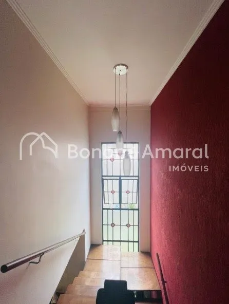 Imagem Casa Espaçosa e Confortável à Venda no Condomínio Vivenda das Quaresmeiras, em Valinhos