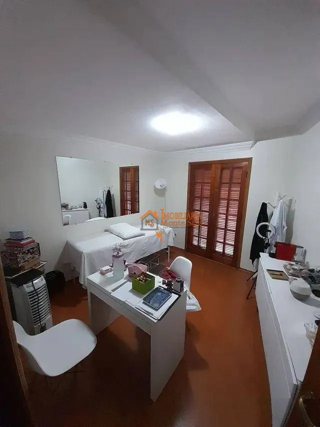 Imagem Sobrado com 3 dormitórios à venda, 236 m² por R$ 689.000,00 - Ponte Grande - Guarulhos/SP