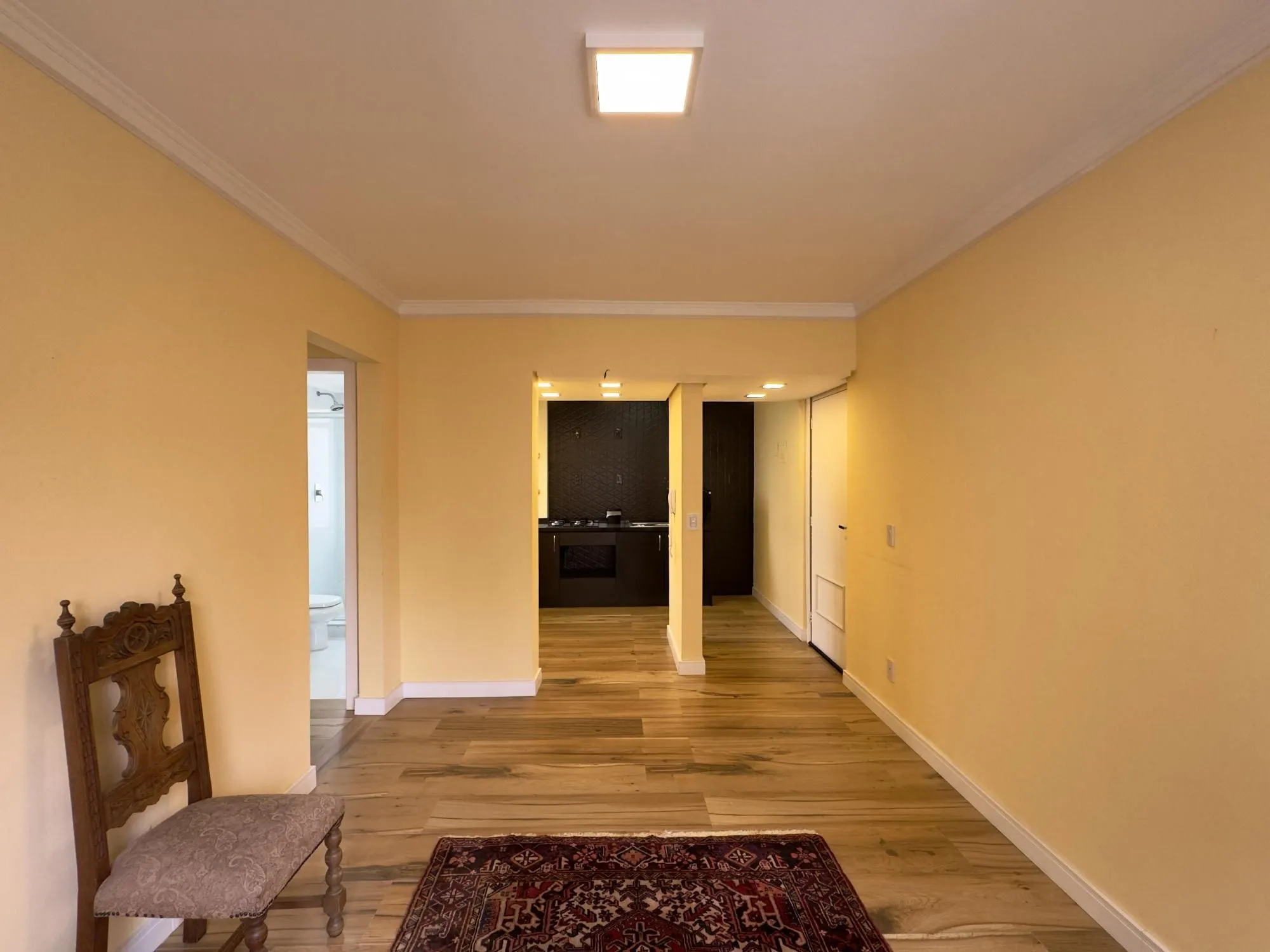 Imagem Apartamento 2 dormitórios, reformado e ensolarado no Centro Histórico