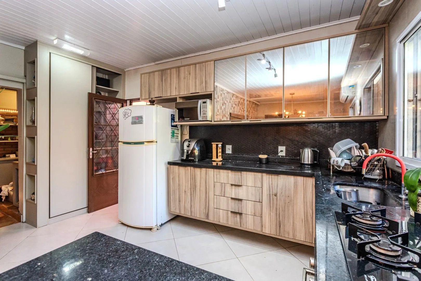 Imagem Casa no Jardim Botânico de 2 dormitórios 1 vaga e amplo terreno