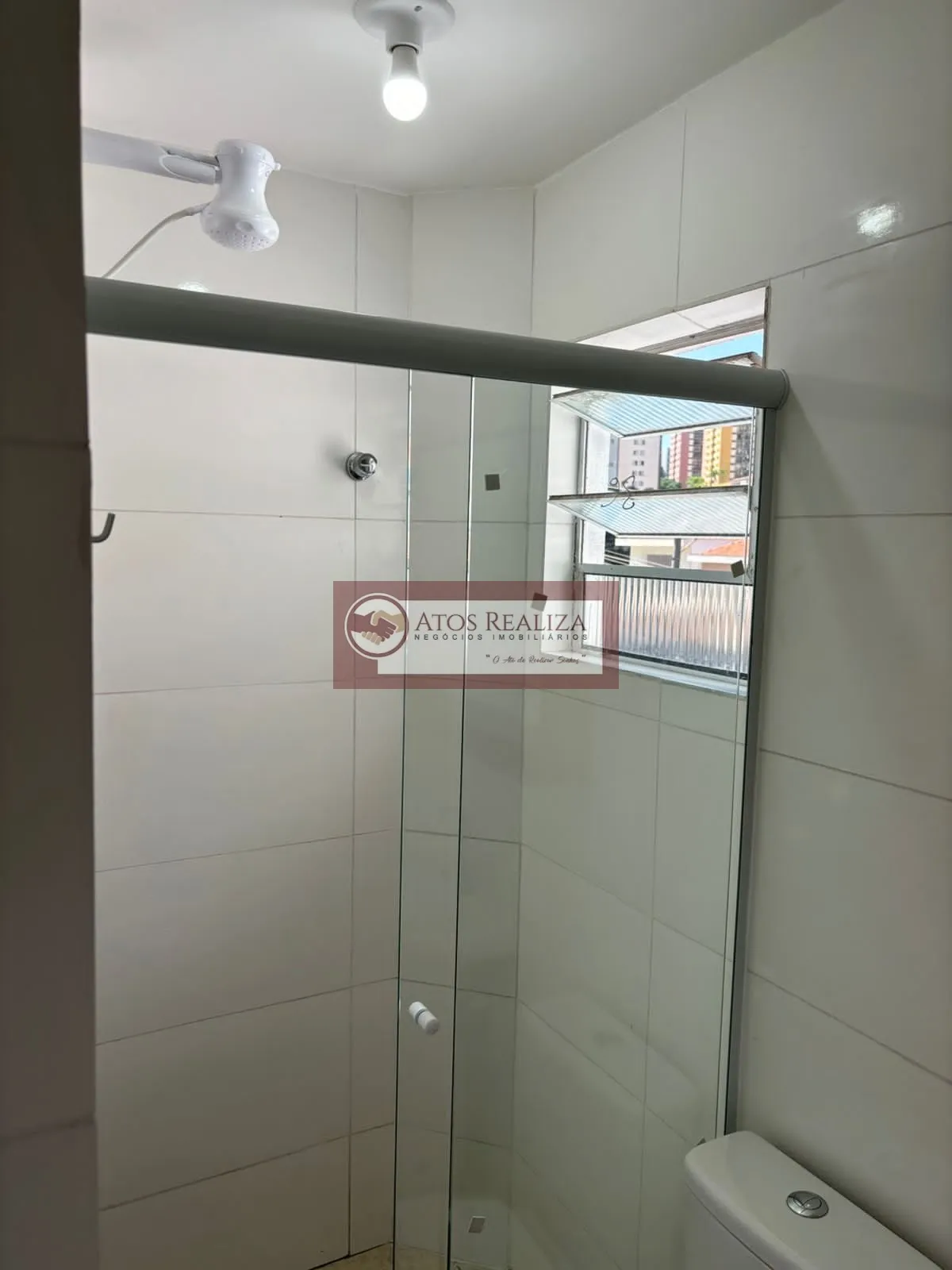Imagem Alugo Studio no metrô Jabaquara. Studio com Moveis a 8 minutos andando para o metrô Jabaquara. Oportunidade, R$ 1.100 locação, R$ 200 condomínio e IPTU.