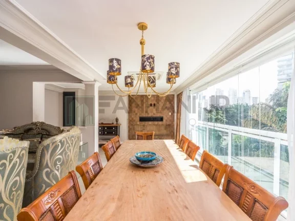 Imagem Vendo excelente apartamento na Rua Diogo Jácome - Vila Nova Conceição. Excelente apartamento com ambientes amplos e ensolarados, acabamento de primei