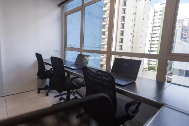 Imagem Conjunto Comercial à Venda em São Paulo-SP, Bairro Cerqueira César: 1 Sala, 2 Vagas, 62m²!