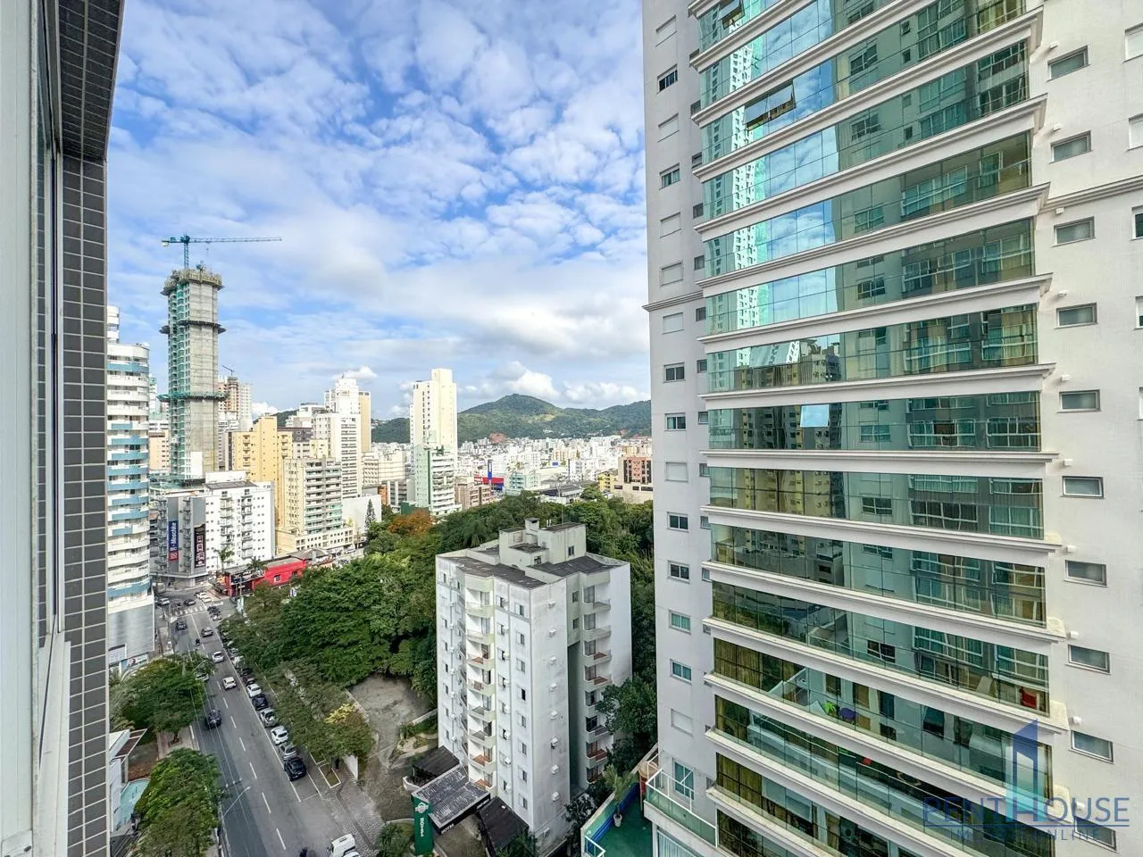 Imagem Apartamento Quadra Mar para Venda em Balneário Camboriú, CENTRO, 3 dormitórios, 3 suítes, 4 banheiros, 3 vagas