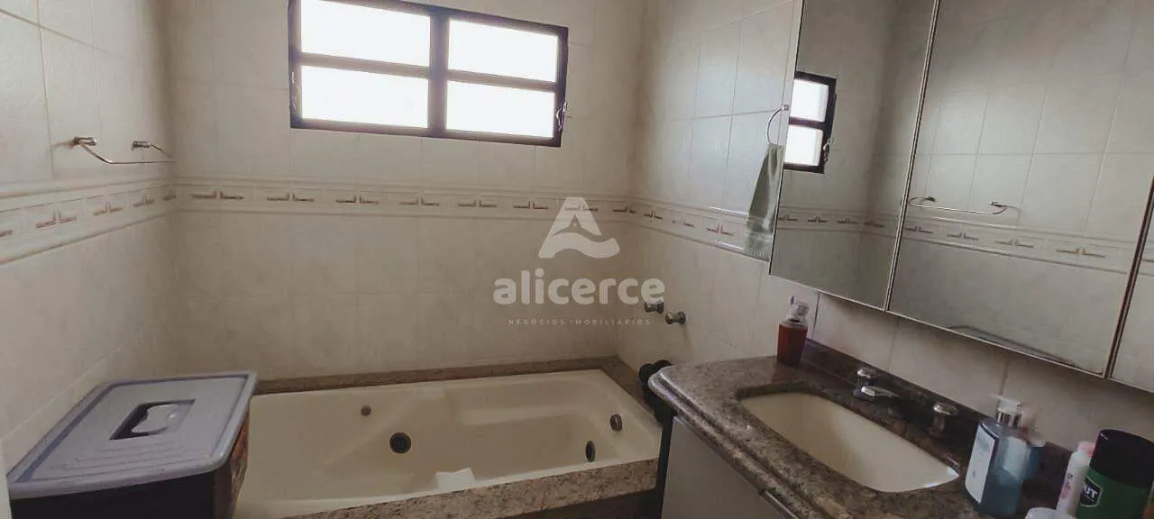 Imagem Casa com 4 Dormitórios, Piscina e Espaço Gourmet em Rua Sem Saída - Conforto, Privacidade e Localização Privilegiada no Itaguaçu! - Florianópolis/SC