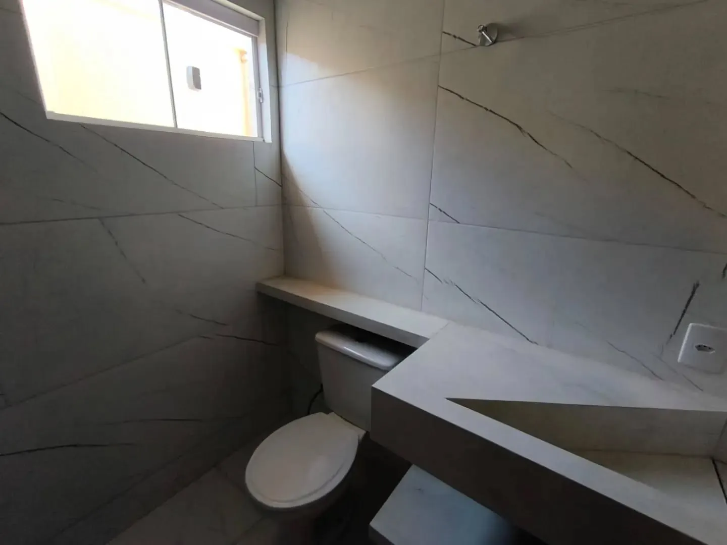 Imagem Casa 3/4 Sendo 2 Suites Em Condominio A 1km Do Terminal Vila Brasilia