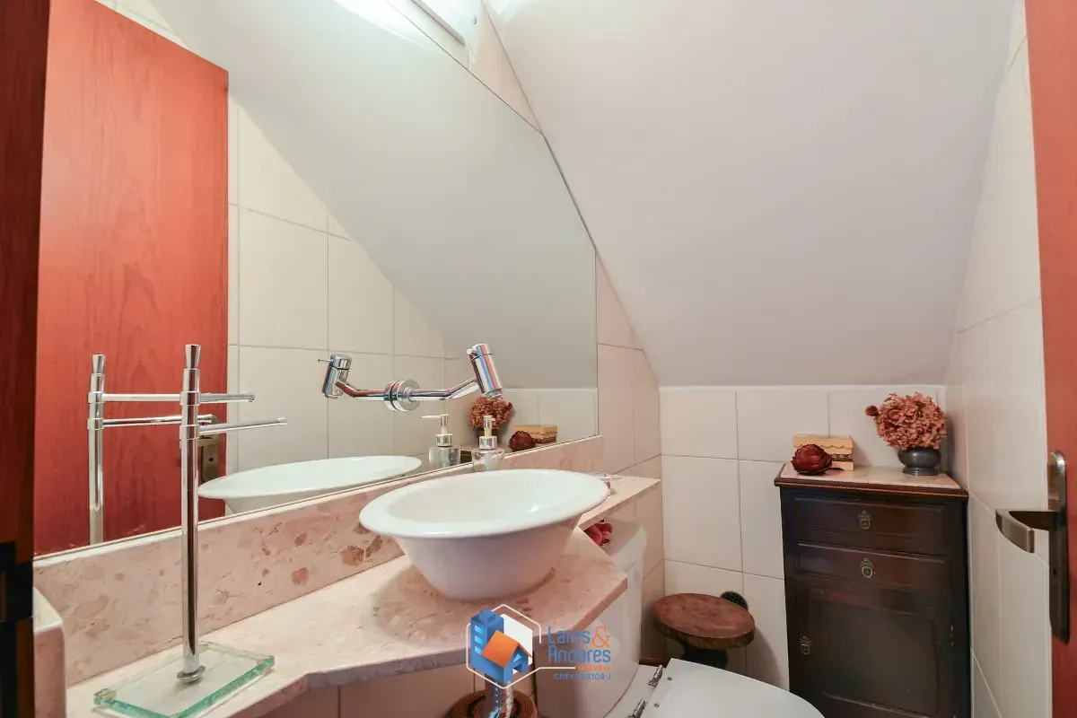 Imagem Sobrado para venda em Sumaré com 4 quartos, sendo 2 suítes, 190m²