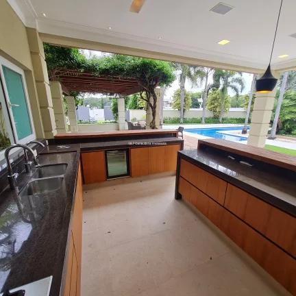 Imagem SOBRADO TRIPLEX NEOCLÁSSICA DISPONÍVEL PARA VENDA