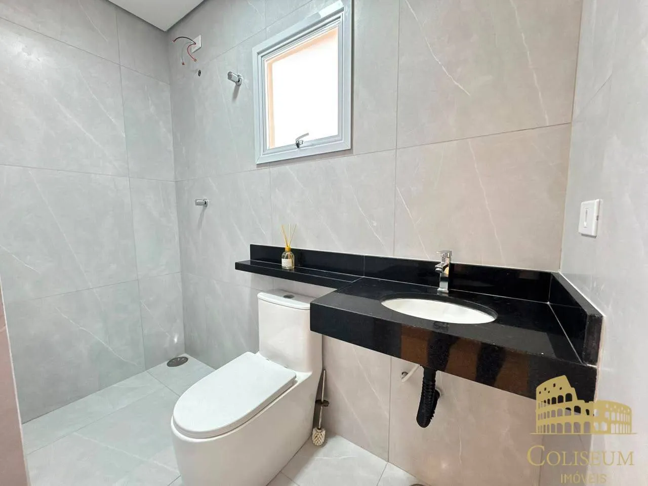 Imagem Linda Casa na Vila Guilhermina, 3 Dorms c/2 suítes, 2 Vagas - Fino Acabamento