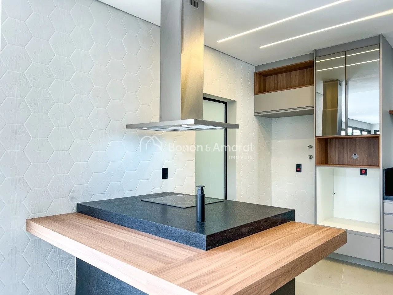 Imagem Casa em condominio 3 Suítes, com piscina em Valinhos /SP