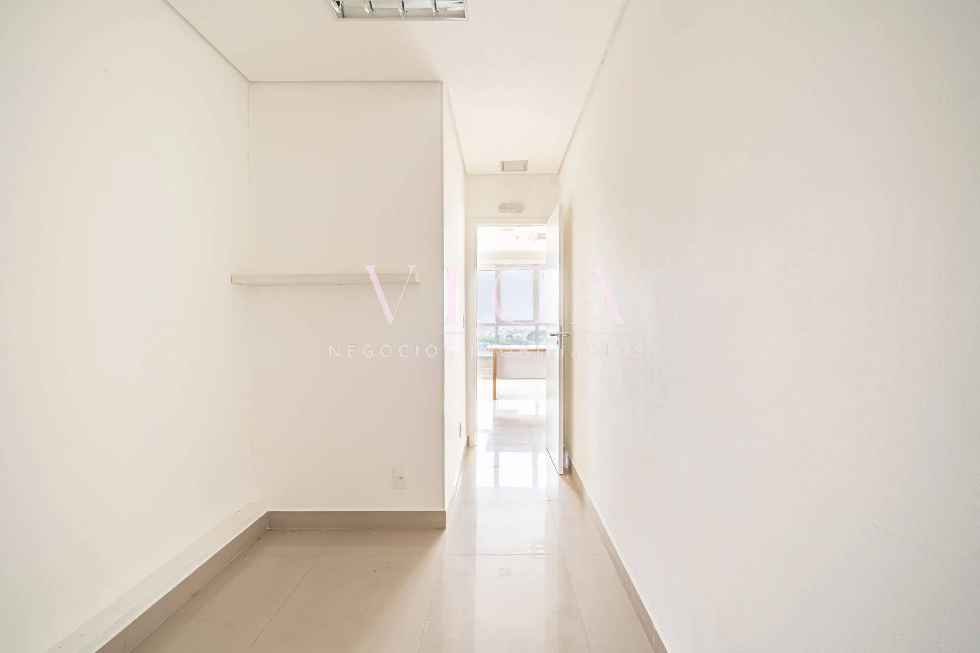 Imagem Sala mobiliada 63m² para venda ou aluguel por R$ 6.700,01- Alphaville/SP