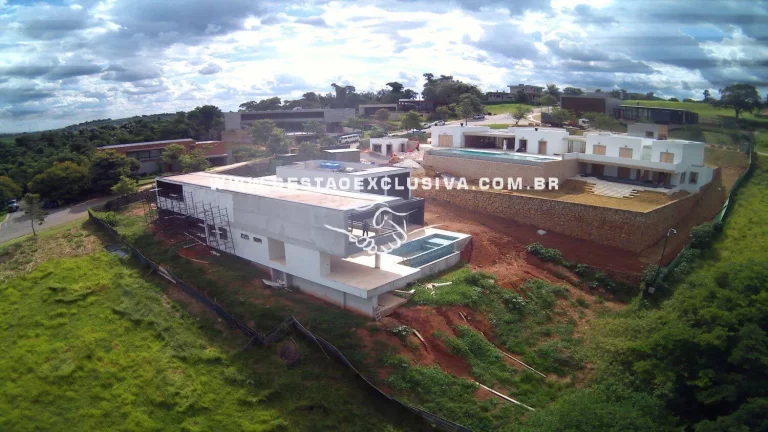 Imagem ALTO PADRÃO 5 SUÍTES PISCINA DE BORDA INFINITA LAZER COMPLETO CASA/CASEIRO