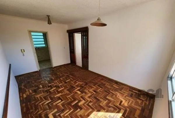Imagem Apartamento no Passo D'areia de 2 dormitórios e vaga desocupado