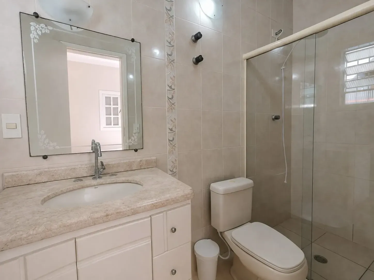 Imagem Casa com 5 Quartos para Alugar, 203,09 m² em Jardim Casqueiro - Cubatão