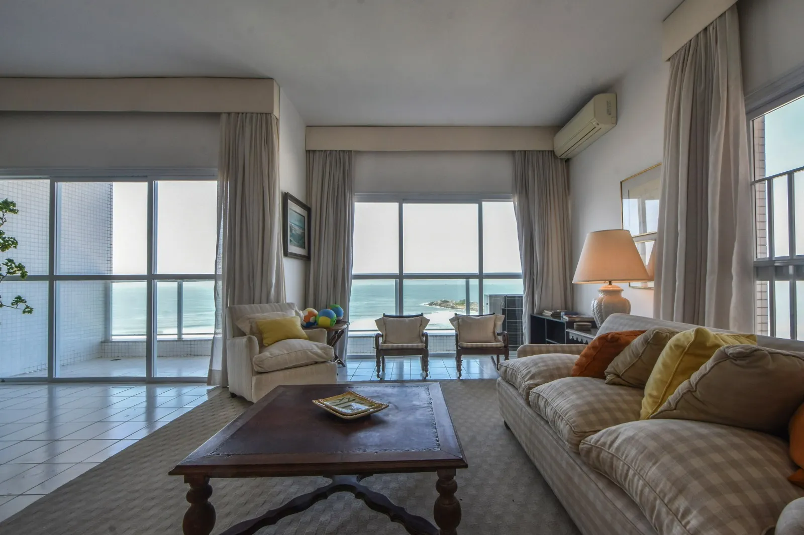Foto do imóvel Apartamento de 120m² com 3 Dormitórios Localizado na Praia de Pitangueiras, Guarujá SP em PITANGUEIRAS, GUARUJÁ - SP