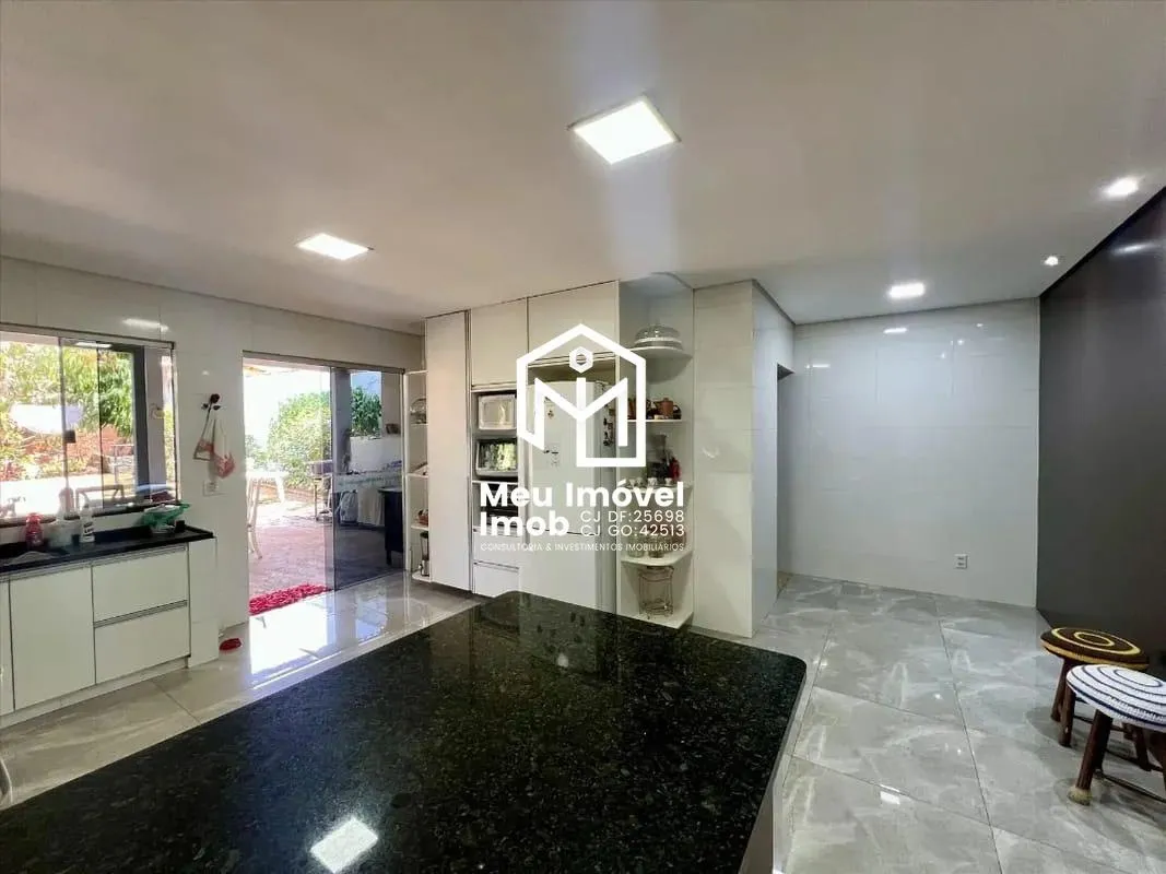Imagem Condomínio Jardins Casa 4 Quartos 3 Suítes 2 Vagas 350m²