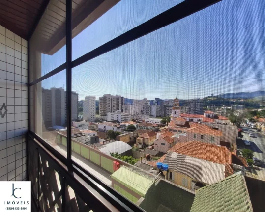 Imagem Maravilhoso apartamento à venda no centro de São Lourenço MG. Sala e quarto com varanda. Edifício com piscina, sauna, salão de jogos e de festas