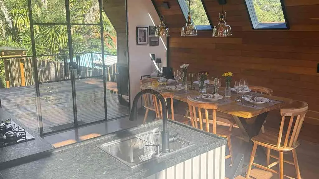 Imagem Casa em Condomínio para Venda em Teresópolis / RJ no bairro Fazenda Alpina
