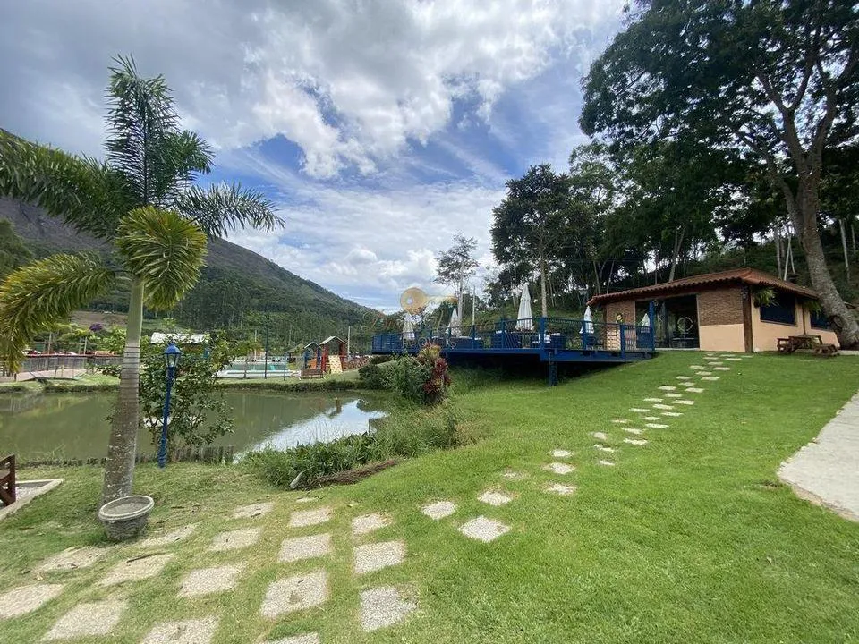 Imagem Terreno em Condomínio para Venda em Teresópolis / RJ no bairro Fazenda Alpina