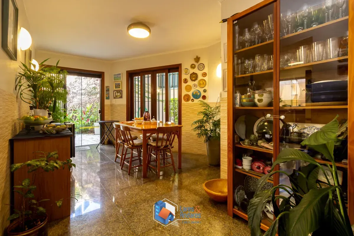 Imagem Casa para venda em Alto da Lapa com 3 quartos, sendo 3 suítes, 310m²