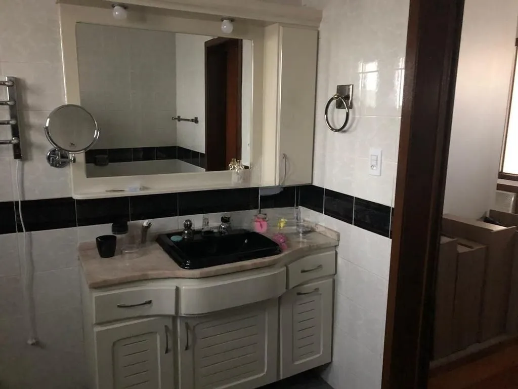 Imagem Casa de 3 dormitórios à venda no Bairro, Jardim do Salso - Porto Alegre
