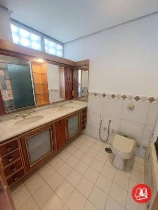 Imagem No bairro Cidade Baixa, 3 dormitórios, suite, vaga e terraço