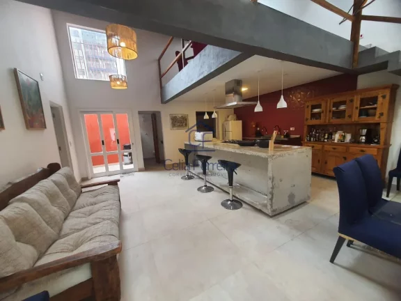 Imagem Ótima casa em localização privilegiada no miolo da Martim de Sá a 100m da praia