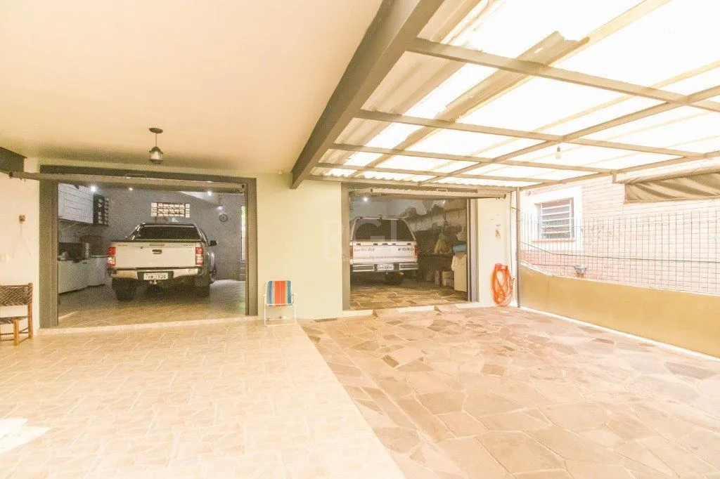 Imagem Casa para Venda - 380.83m², 5 dormitórios, sendo 1 suites, 2 vagas - Glória