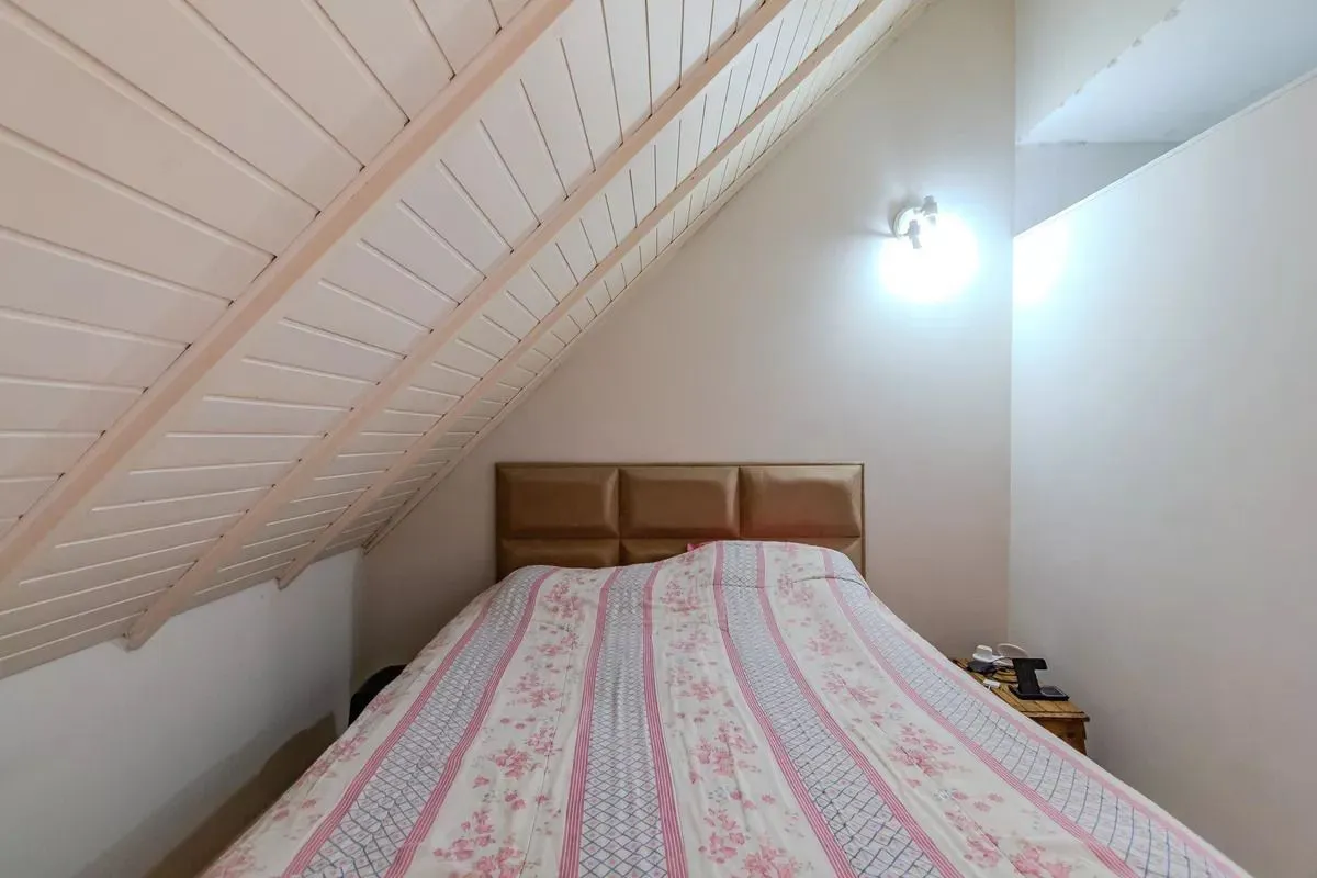 Imagem Casa de condomínio, 3 dormitórios, 1 suíte e 2 vagas cobertas no bairro Teresópolis.