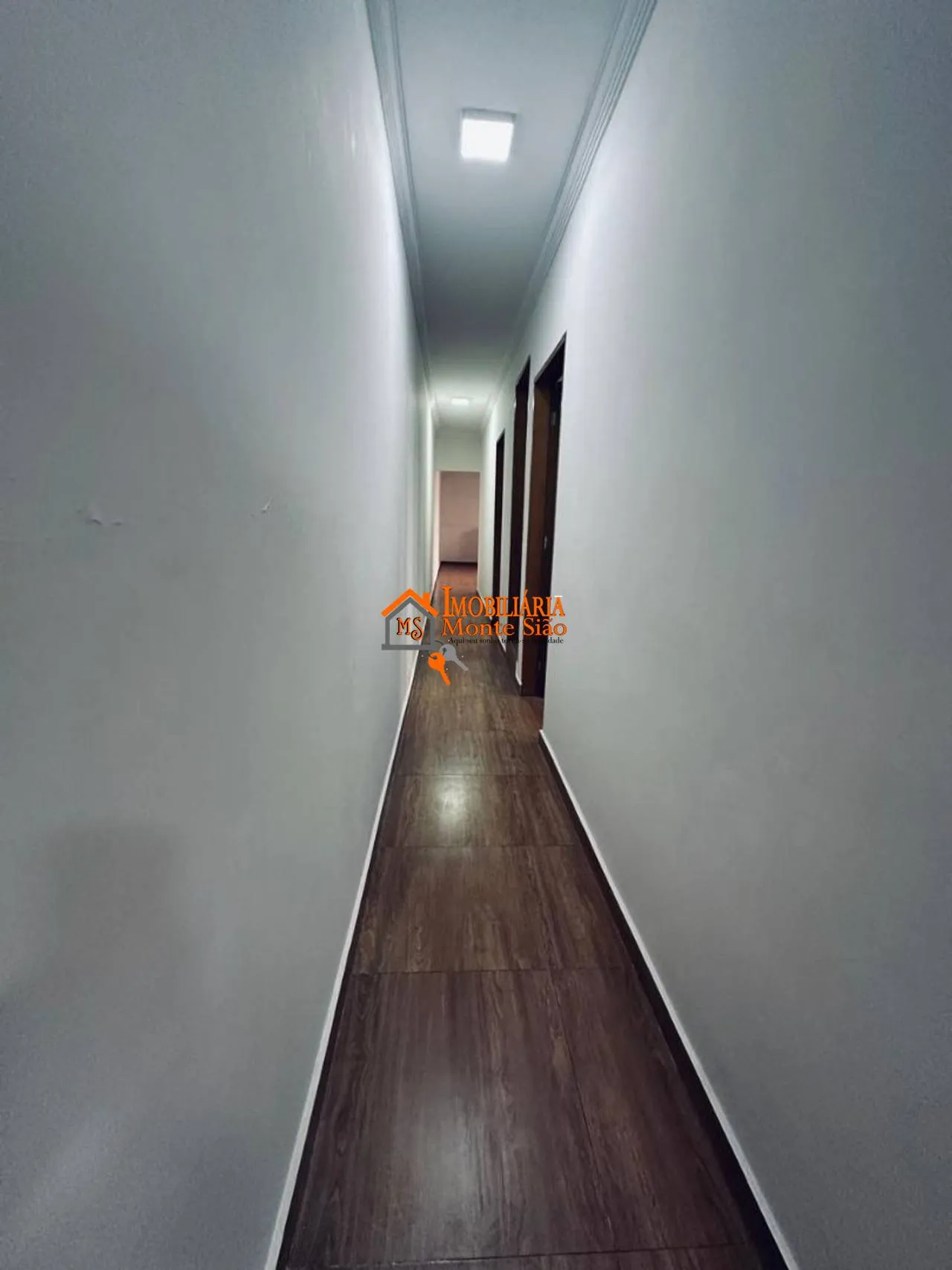 Imagem Sobrado para Locação Comercial ou Residencial - 4 Quartos e 2 Vagas