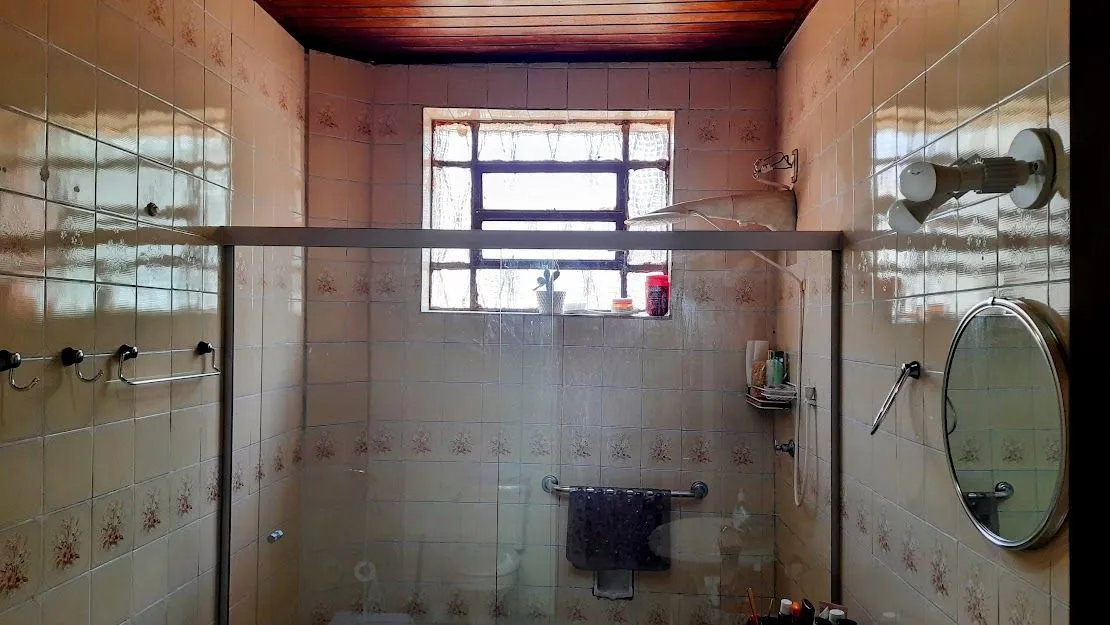Imagem Linda Casa de Esquina com 230 M². Área de Lazer Completa.