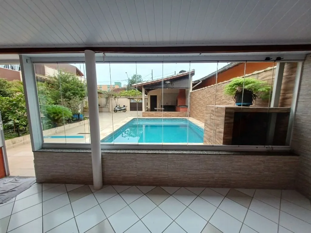 Imagem CASA COM 310,00 m² - OCIAN - PRAIA GRANDE SP