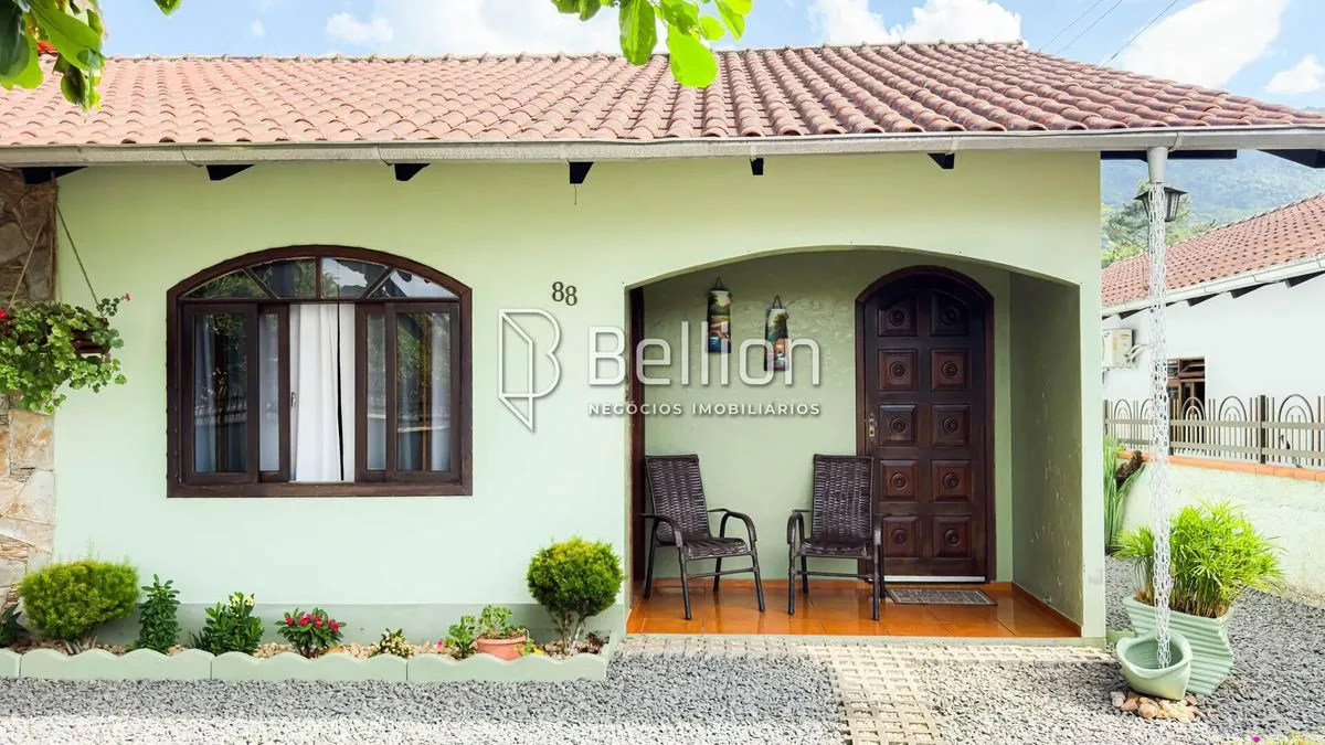 Imagem Belíssima casa no bairro dos lagos em rodeio.