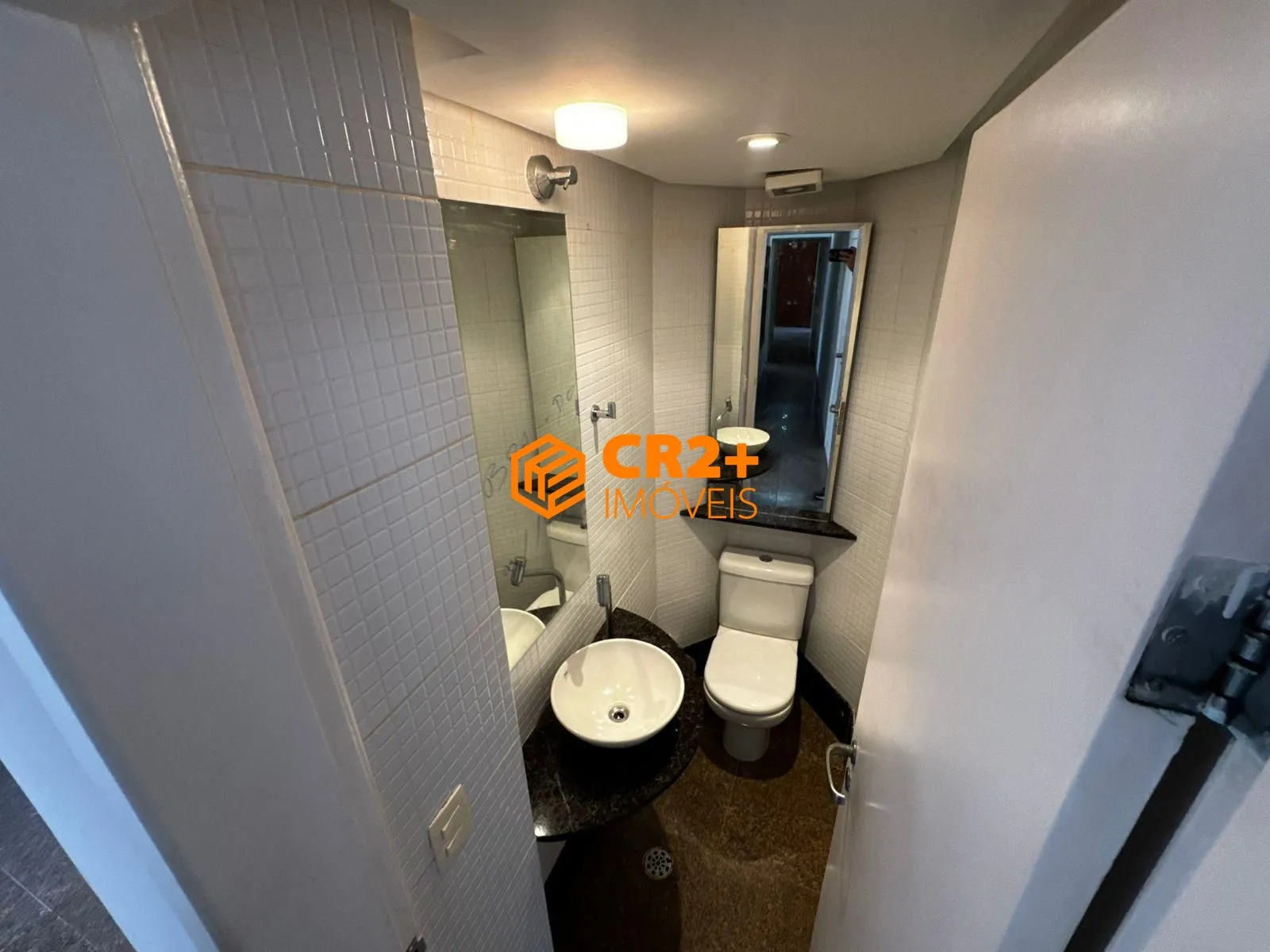 Imagem VENDO APARTAMENTO À BEIRA-MAR NA AVENIDA BOA VIAGEM - RECIFE 150m² -3 suítes