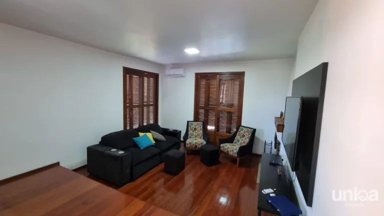 Imagem Ótima casa em bairro residencial entre o centro e a UFSM.