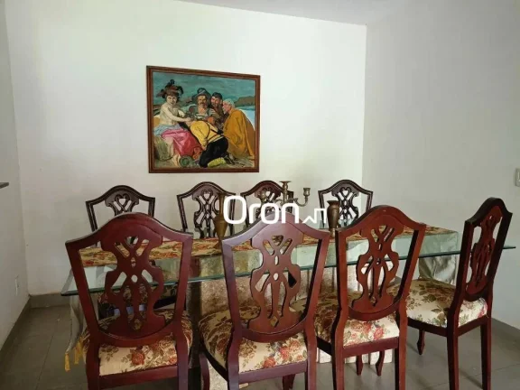 Imagem Casa mobiliada com 3 dormitórios à venda, 300 m² por R$ 1.300.000 - Setor Pedro Ludovico - Goiânia/GO