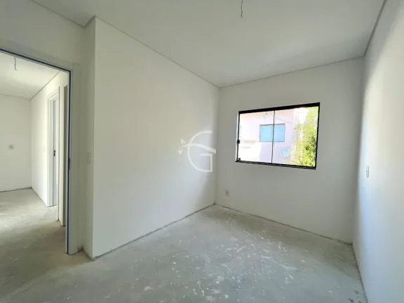 Imagem Lindo sobrado geminado em Condomínio Fechado em região arborizada do Bairro São Marcos.