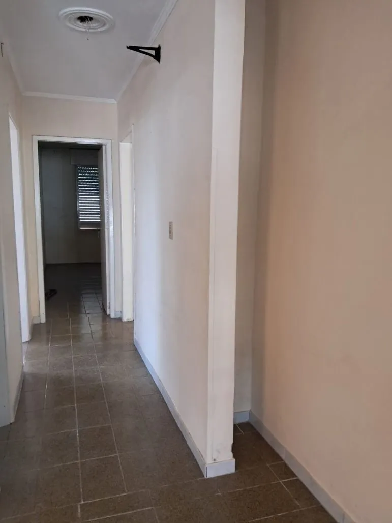 Imagem Boa casa térrea, com 03 dormitórios (sendo 01 suíte), sala, 02 banheiros
