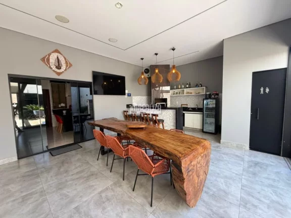 Imagem Casa à venda no Parque das Laranjeiras II em Uberaba - 3 suítes, piscina, varanda gourmet