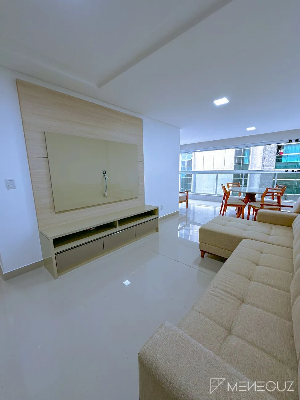 Imagem Residência Paradisíaca: Apartamento de 3 Quartos com Vista Deslumbrante para o Mar!
