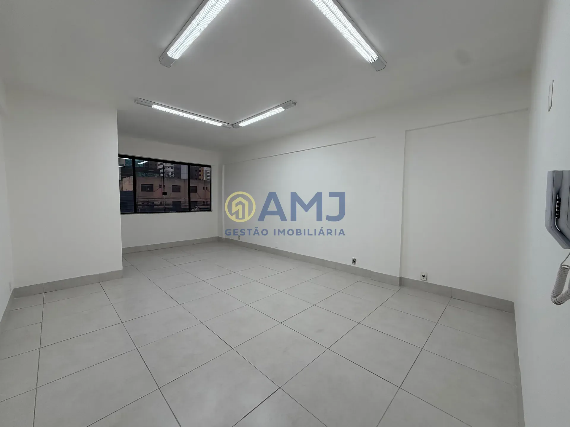 Imagem SALA COMERCIAL PARA LOCAÇÃO | AV. T-7 | SETOR BUENO- GOIÂNIA
