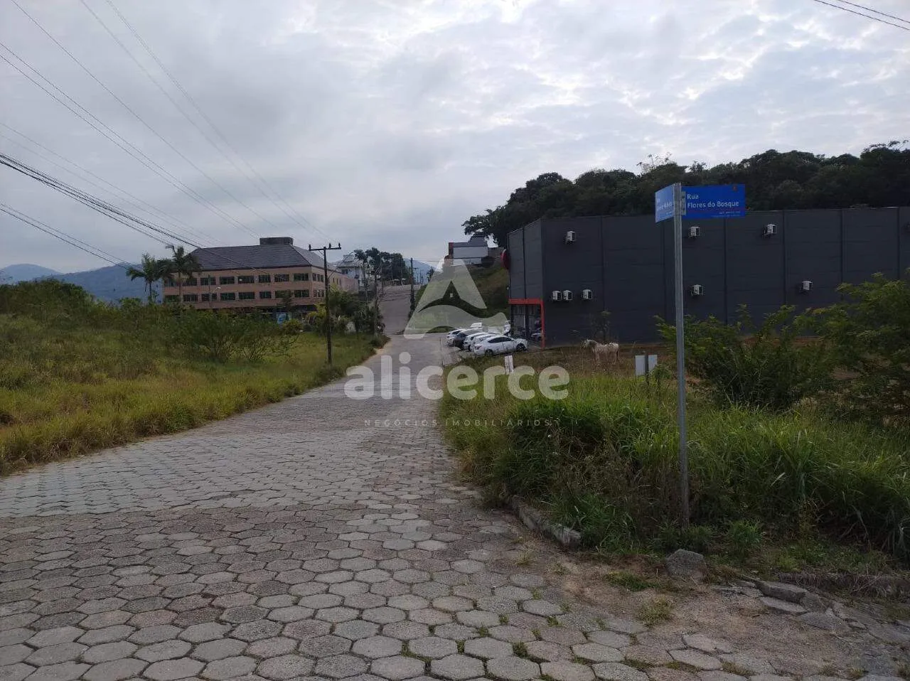 Imagem Terreno à venda com , 301,36m² em Forquilhas São José