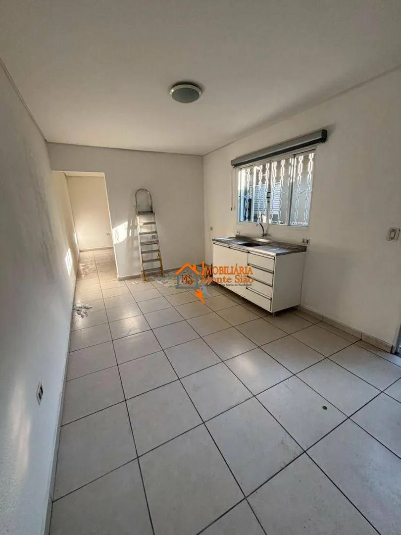Foto do imóvel Casa com 1 dormitório para alugar, 30 m² por R$ 1.250,00/mês - Cidade Brasil - Guarulhos/SP