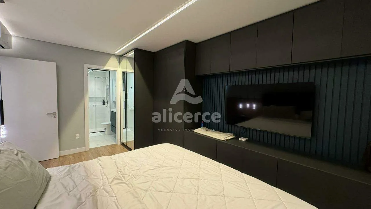 Imagem Apartamento à venda com 2 quartos 1 suíte, 81m² em Kobrasol São José
