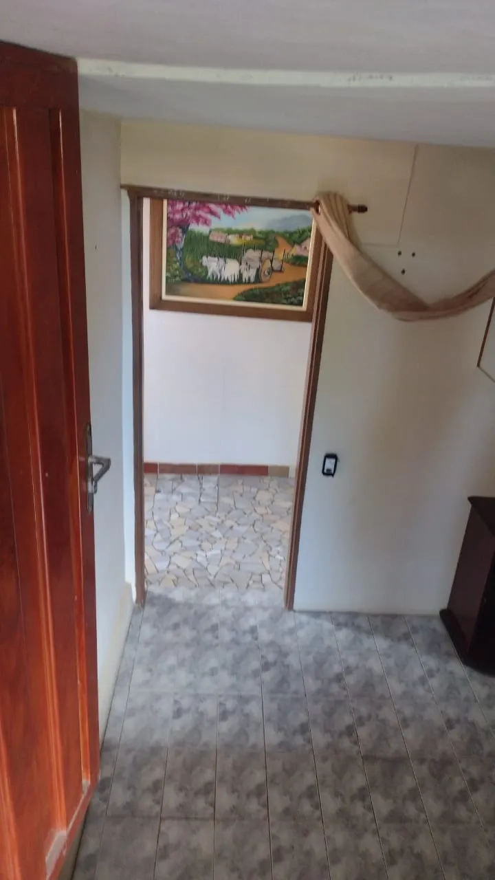 Imagem Chácara à venda em Araçoiaba da Serra-SP, bairro Aquarius: 3 quartos, 1 sala, 2 banheiros, 1 vaga de garagem, 343,08m².