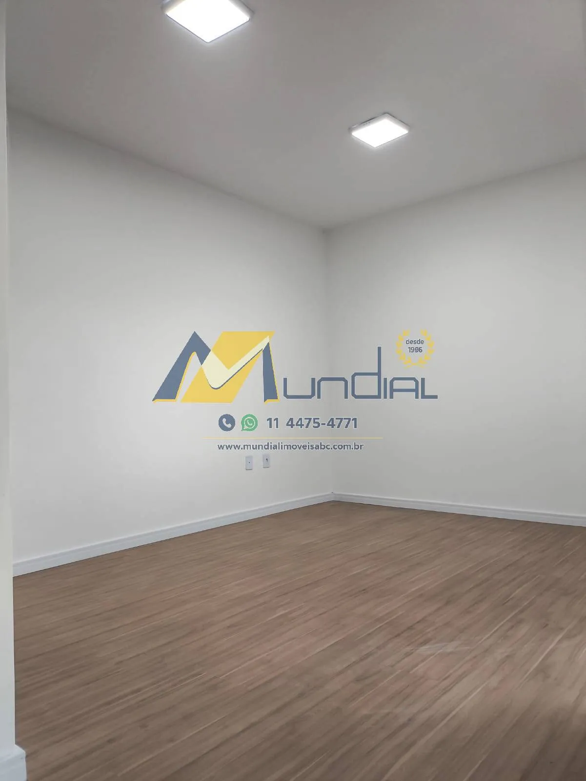Imagem Sobrado à Venda no Condomínio Paradise - 105 m²,Suíte e Lazer Completo